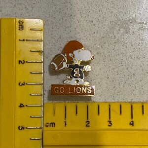 Vintage Peanuts Snoopy Playing Football Pin Lapel Pin Enamel BC Lions